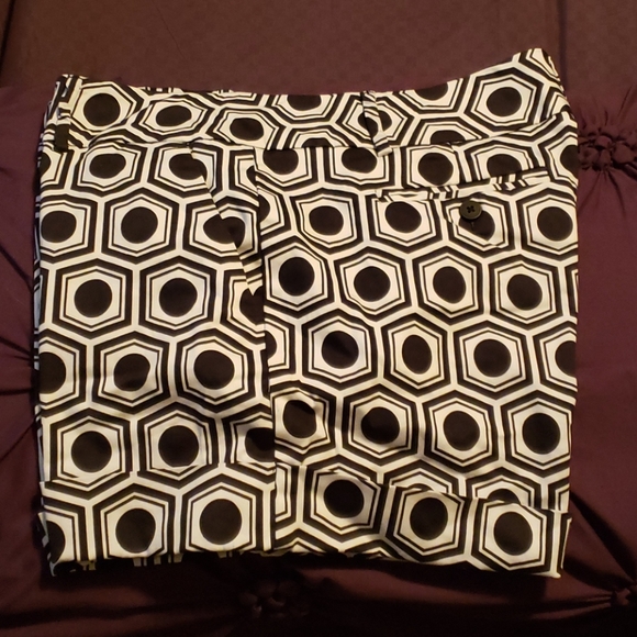 Shorts - Picture 2 of 8